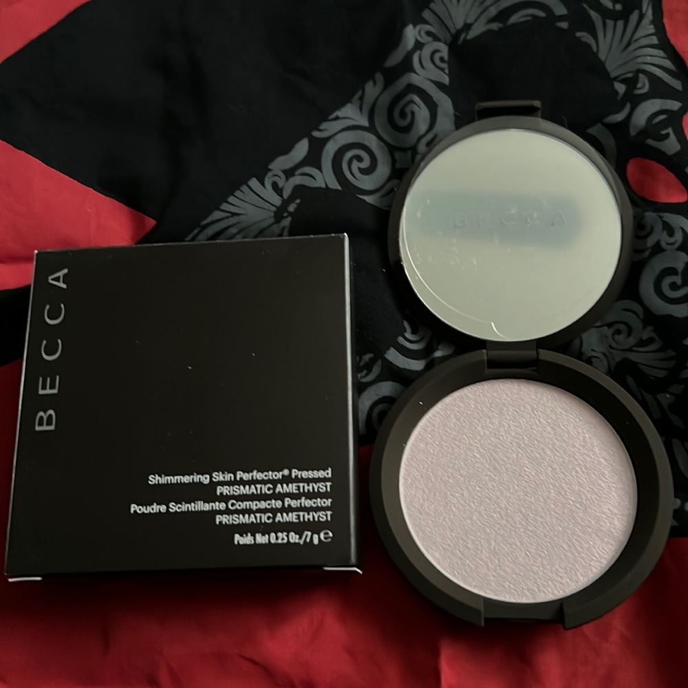 Becca Shimmering Skin Perfector Prismatic Amethyst. NIB Highlighter